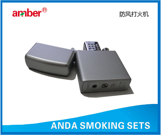 方形 银灰色打火机